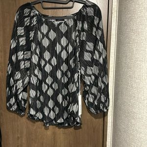 Chico’s Crinkle Top Size 1